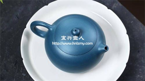 寶石藍紫砂壺都是化工料嗎