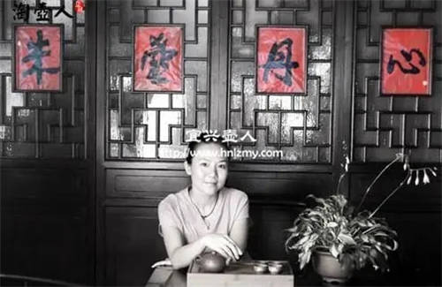 紫砂壺工藝大師朱丹個(gè)人照片