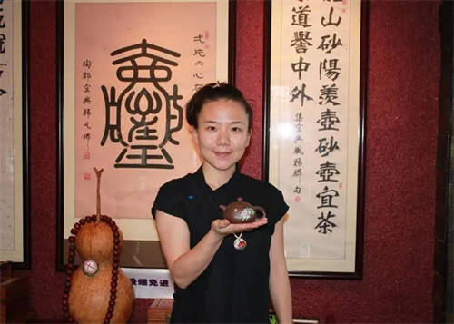 朱丹紫砂壺大師個(gè)人簡介照片