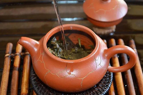 紫砂壺泡完茶后要清洗干凈，不存把茶水留在壺里